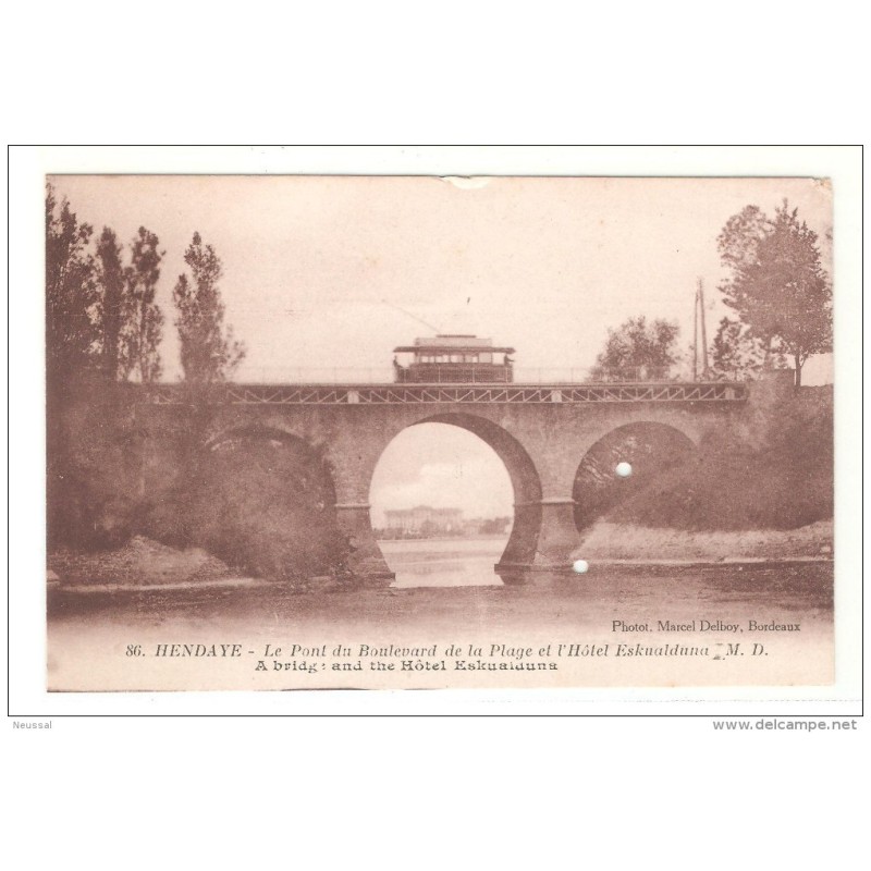 Tarjeta postal hendaye pont de boulevard con dos perforaciones Tarjeta postal hendaye pont de boulevard con dos perforaciones