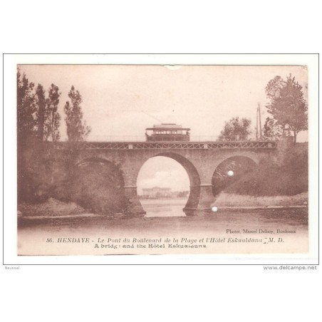 Tarjeta postal hendaye  pont de boulevard con dos perforaciones