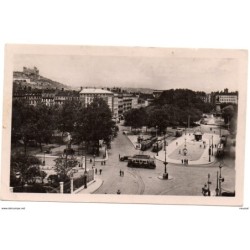 Tarjeta postal de Lyon  place carnot et colline de fourviere circulada