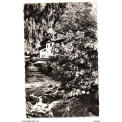 Tarjeta postal de beaufort les bords du doron et pont historique