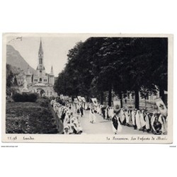 Tarjeta postal de Lourdes la procesion circulada con censura militar