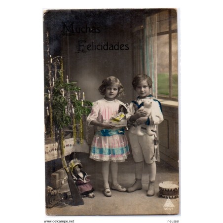Tarjeta postal de  felicidades niños posando