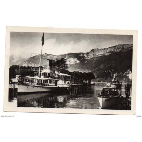 Tarjeta postal de annecy le port et le mont veyrier