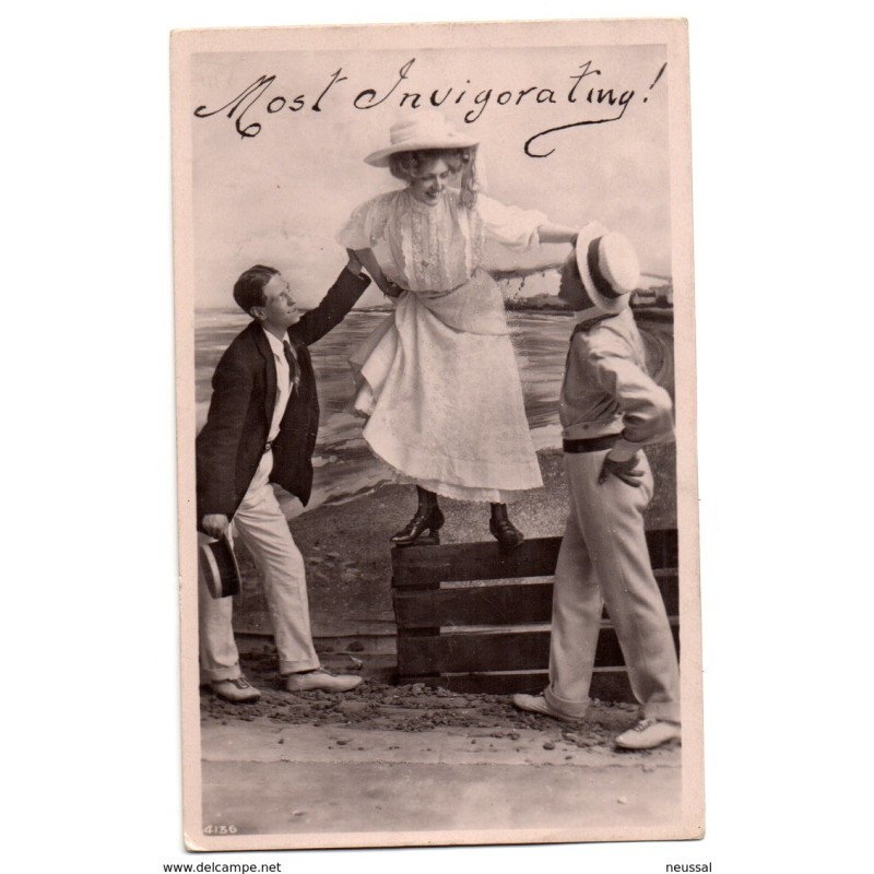 Tarjeta postal circulada mujer con hombres Tarjeta postal circulada mujer con hombres