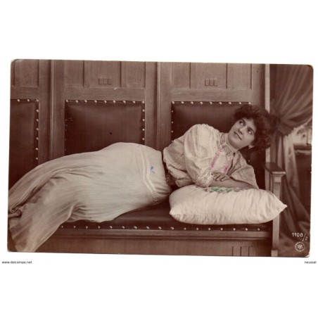 Tarjeta postal  de  mujer