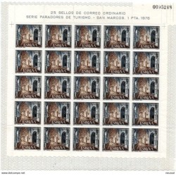 Serie n 23349  en pliego de 25 sellos España