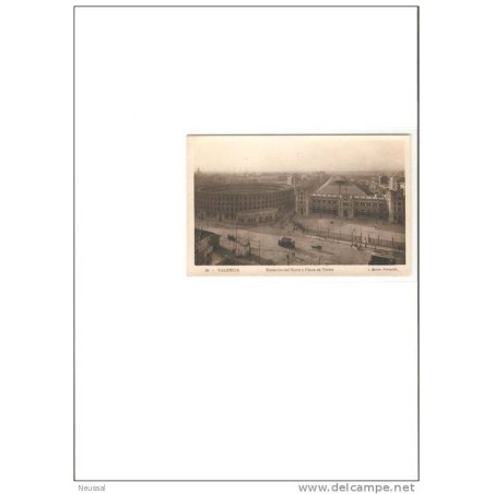 Tarjeta postal de Plaza de toros y estación de Valencia