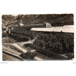 Tarjeta postal de canfranc estacion internacional y rio aragon