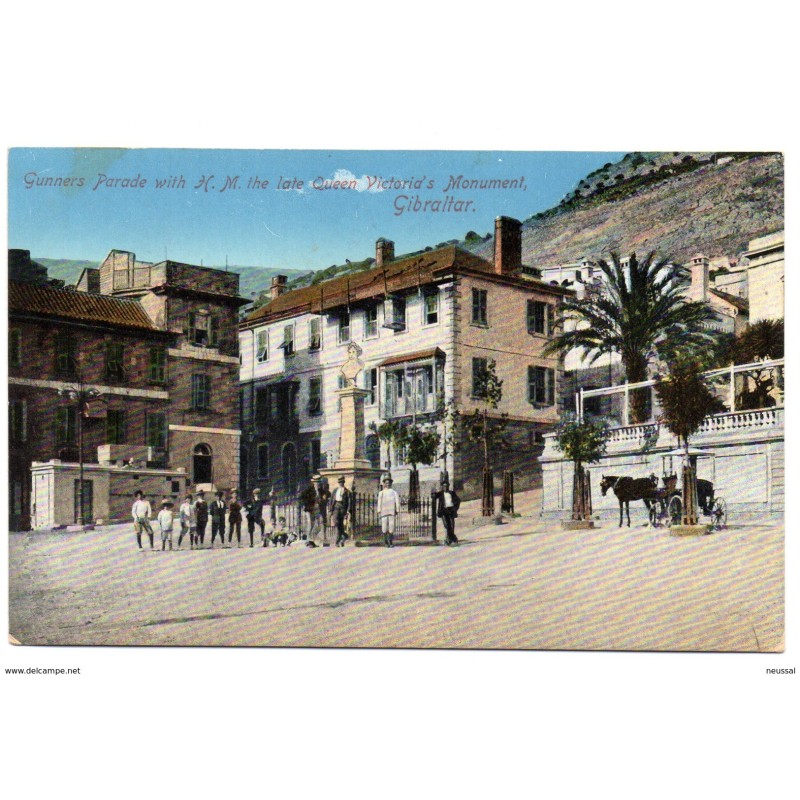 Tarjeta postal degunners parade with GM the late queen victorias monument Gibraltar Tarjeta postal degunners parade with GM the late queen victorias monument Gibraltar