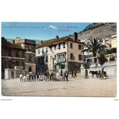 Tarjeta postal degunners parade with  GM the late queen victorias monument Gibraltar