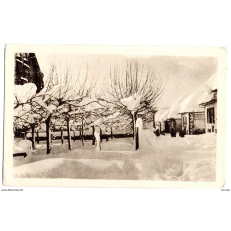Tarjeta  postal de Burguete villa bloqueada por la nieve