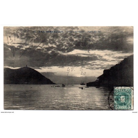 Postal  circulada de san sebastian entrada de puerto