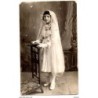 Tarjeta postal de  niña  posando