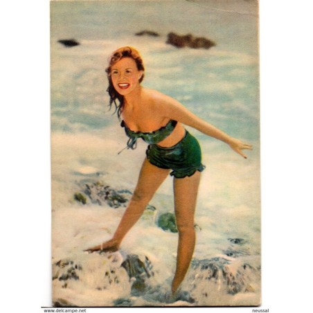 Tarjeta postal de chica con bañador