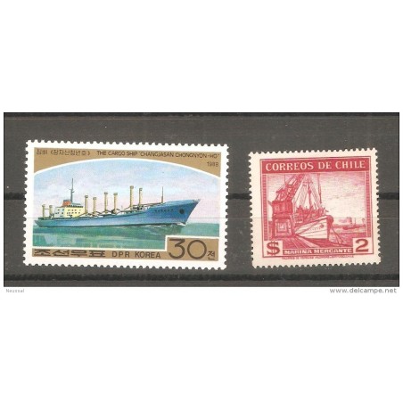 2 sellos de barcos paises diferentes